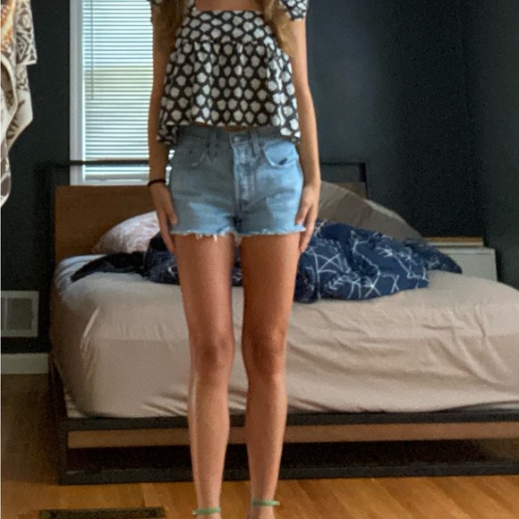 Levi’s High Rise 501 Shorts - Picture 3 of 3